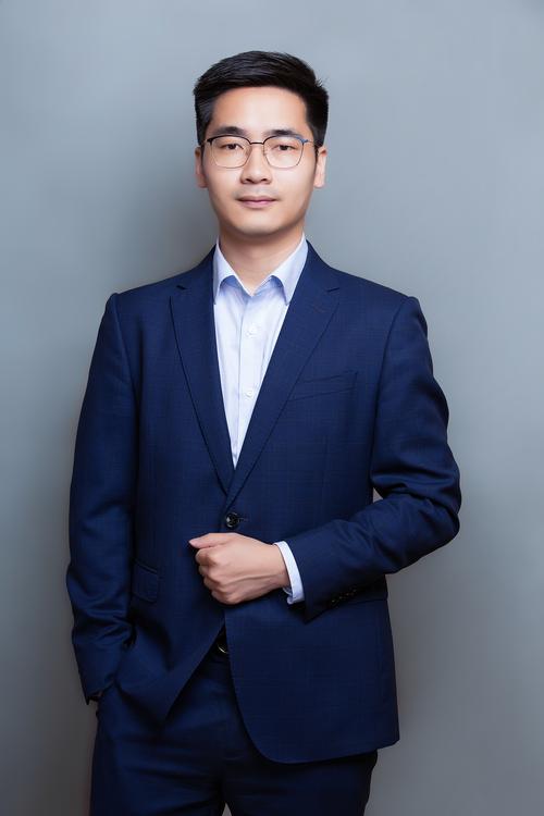 沈红武灯光与音效负责人